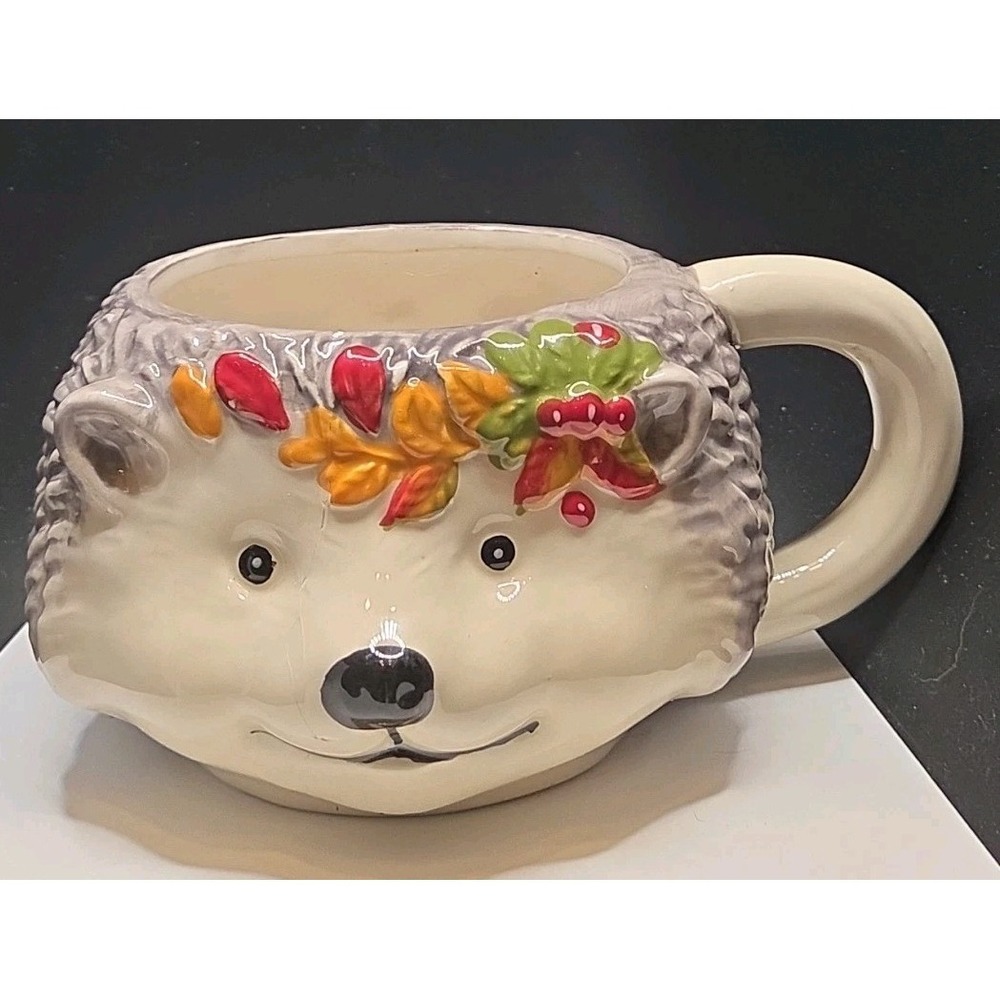 Robert Stanley Home Collection Mug/Cup Fall Crown Hedgehog 16‎ oz White Handle